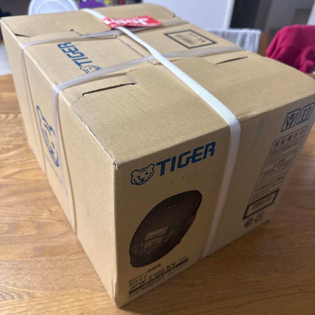 【新品】5.5合TIGER IH炊飯器 炊きたて ブラック JPWーT100KV