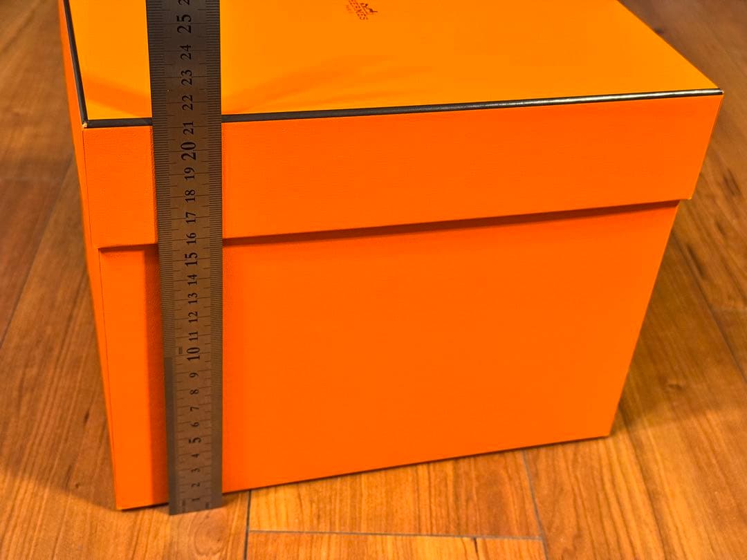 エルメスのオレンジ ギフトボックス (大)