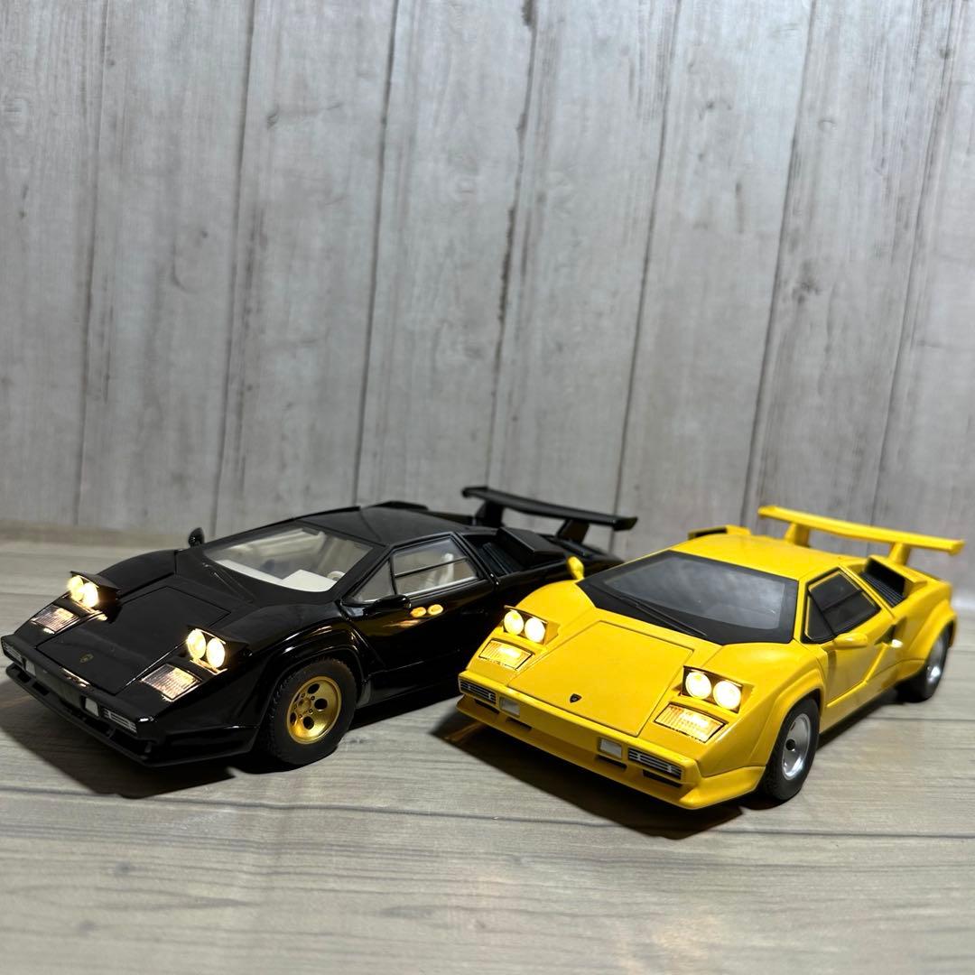 ランボルギーニ カウンタック 1/24 合金ミニカー　ブラック　黄色　二台セット