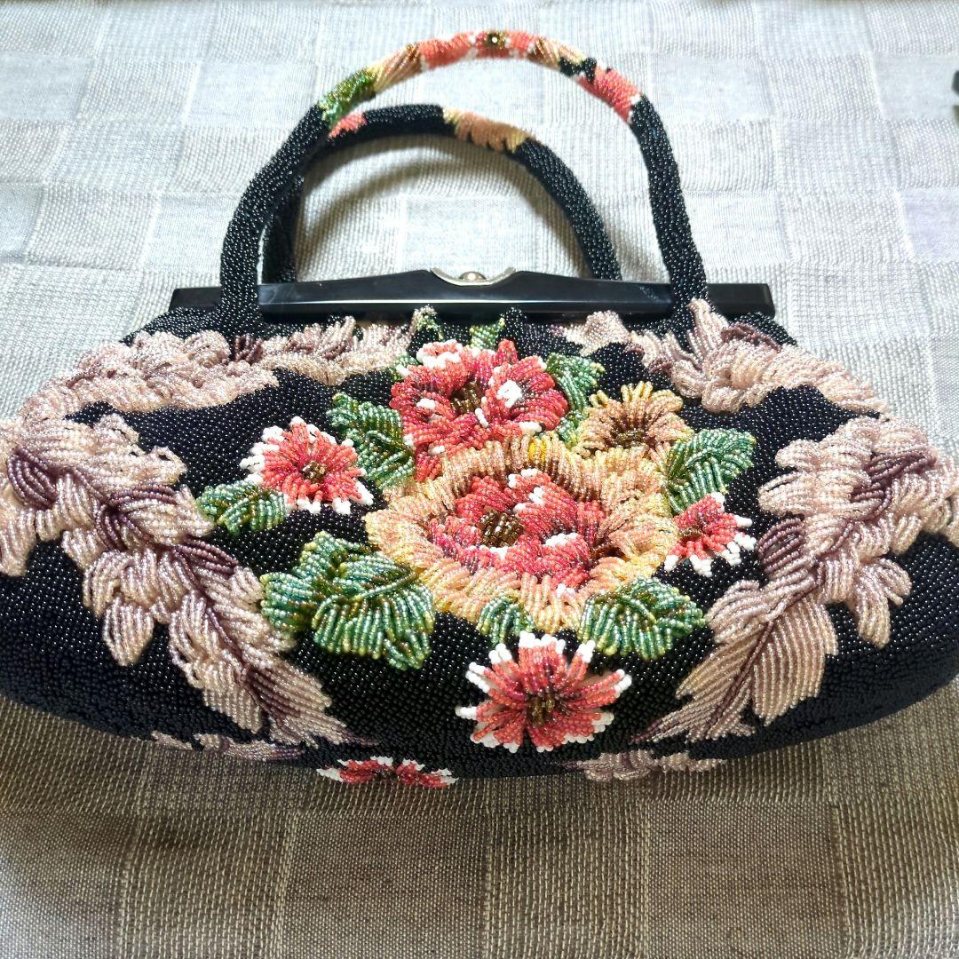 手刺繍　総ビーズバッグ 花柄　総柄 和装 がま口
