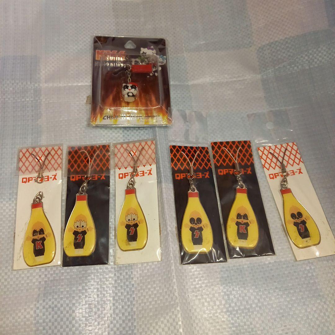 ☆コラボ☆KISS×KITTYチャームキャラピン&KISS×QPストラップセット