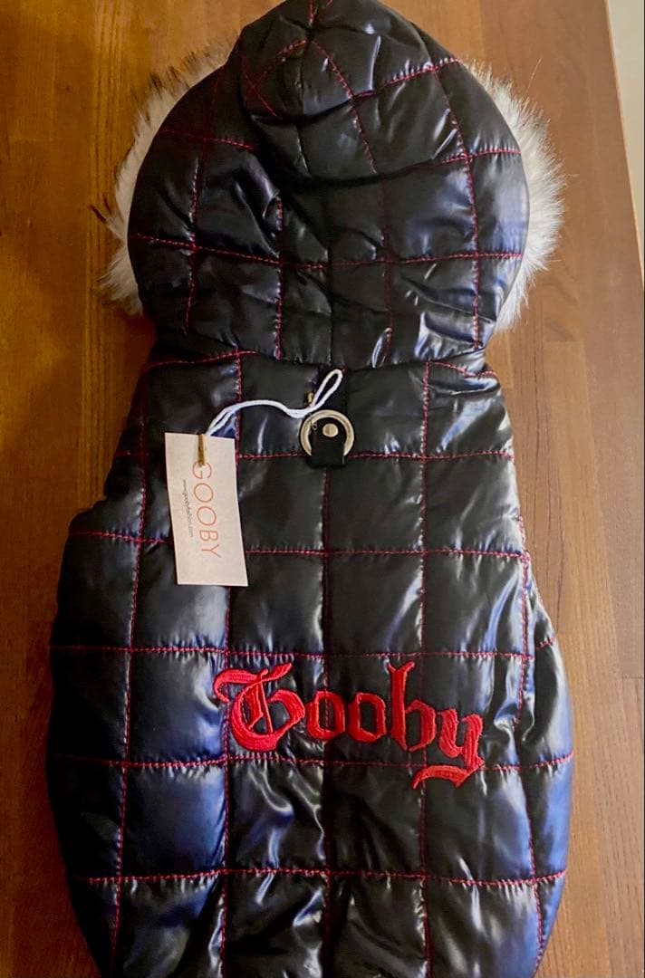 犬　服　ダウンコート　リードフック付き　新品未使用GOOBY