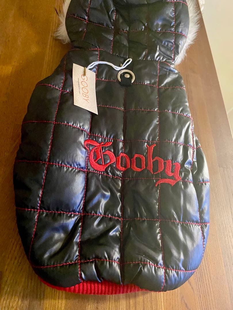 犬　服　ダウンコート　リードフック付き　新品未使用GOOBY