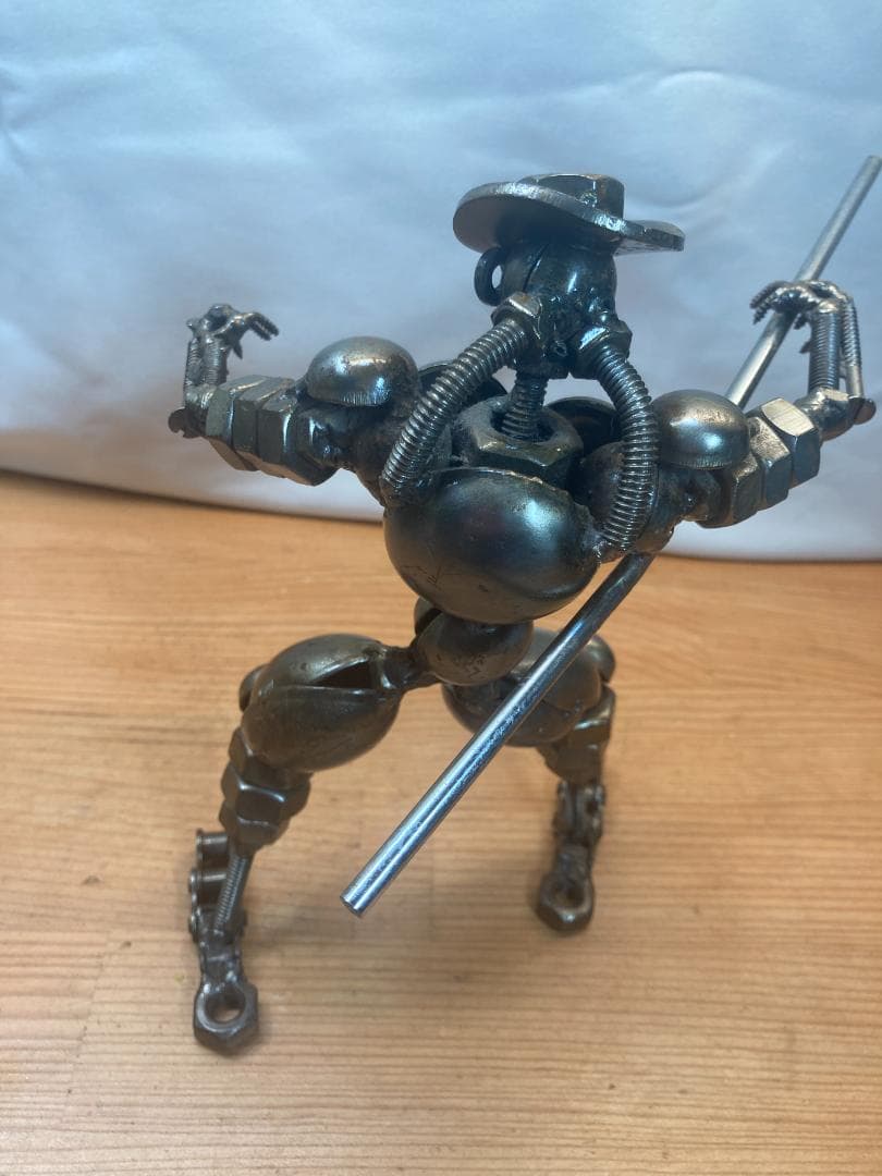 鉄のオブジェ 海外製 アート 人形