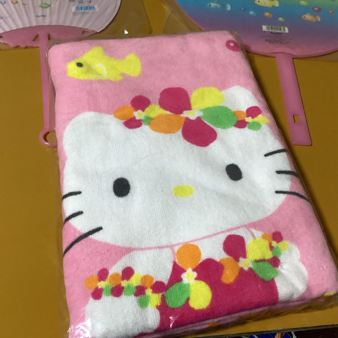 2865ハローキティ✖️人魚　うちわ &バスタオル