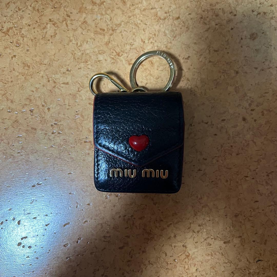 miumiu AirPodsケース