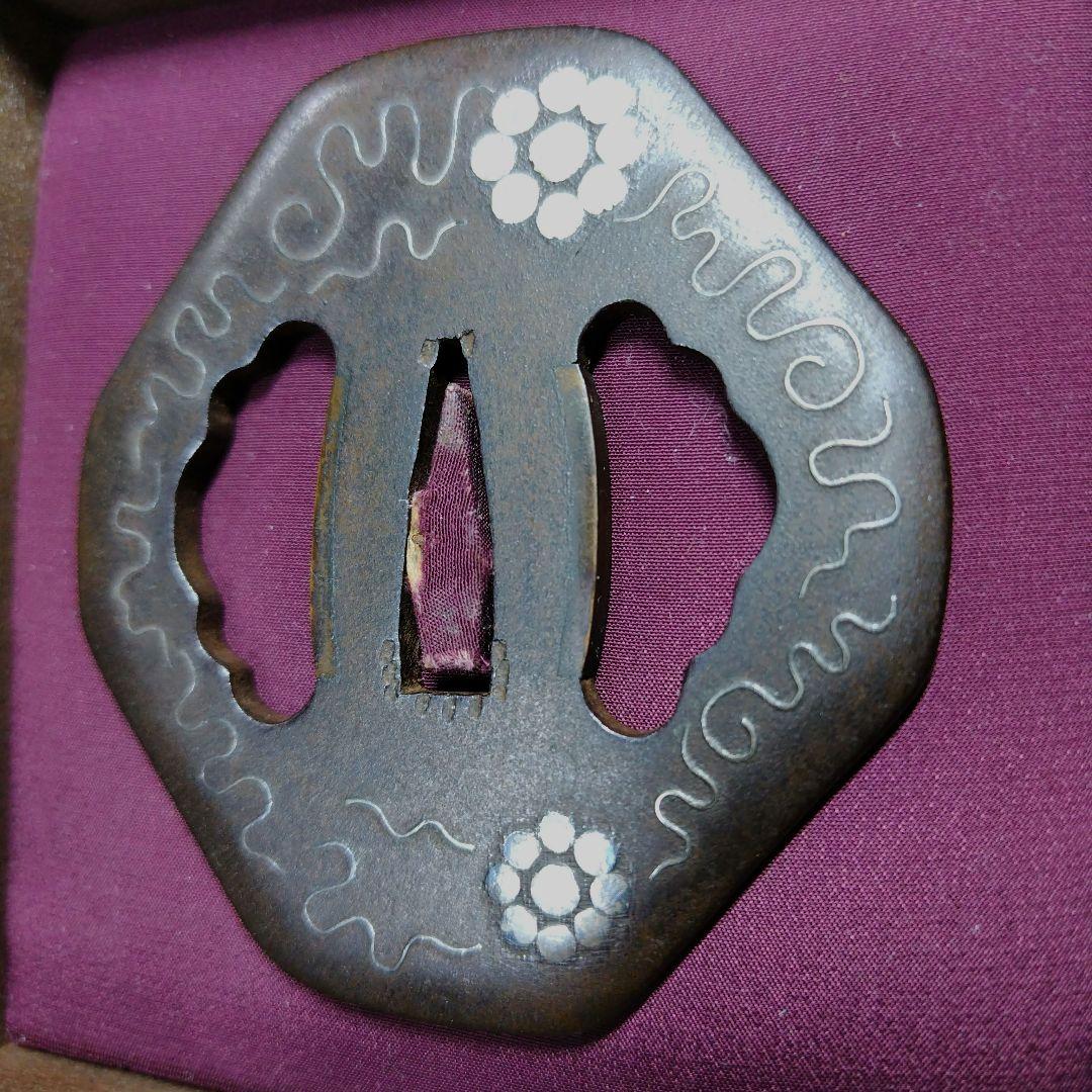 ◆鍔／肥後九曜唐草図鐔／八角形鉄地象嵌／江戸時代後期／刀装小道具