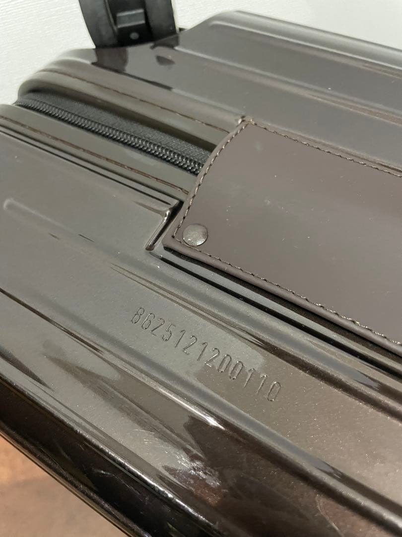 RIMOWA リモワ サルサ デラックス ハイブリッド ビジネス 4輪 32L