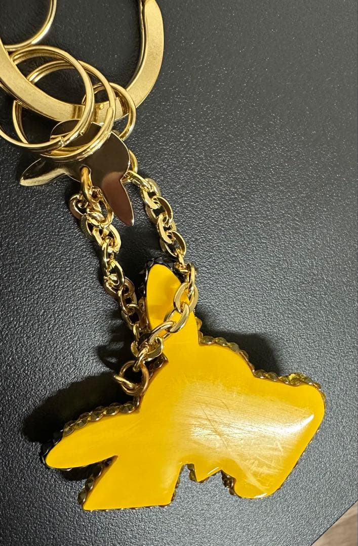 バックチャーム　お座りピカチュウ　金　ピカチュウ　スワロフスキー