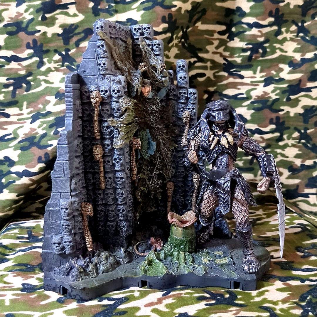 マクファーレントイズ／エイリアンVSプレデター•ジオラマセット(箱なし)