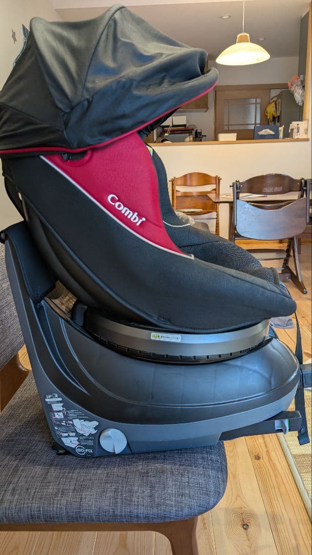 Combi クルムーヴ ISOFIX エッグショック 新生児対応