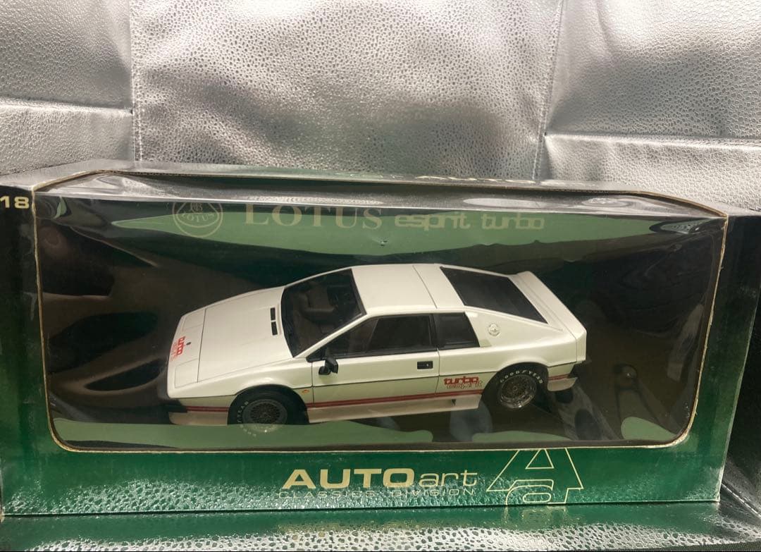 AUTOart ロータス エスプリ ターボ S2 1/18  オートアート