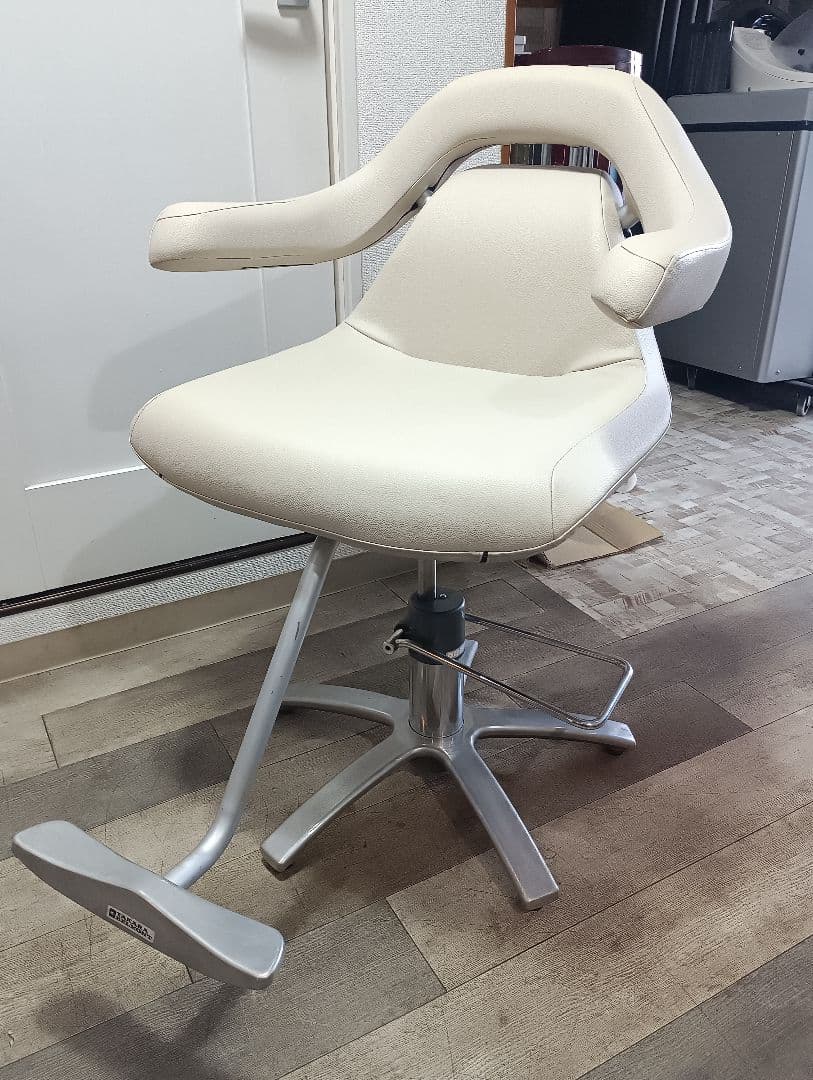 タカラベルモントスタイリングチェア②