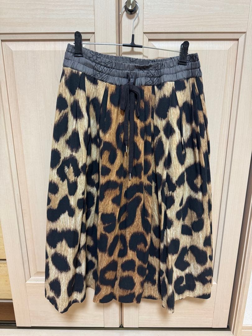 レア！！新品同様　ヴィヴィアン　レオパード柄　 ひざ丈　スカート