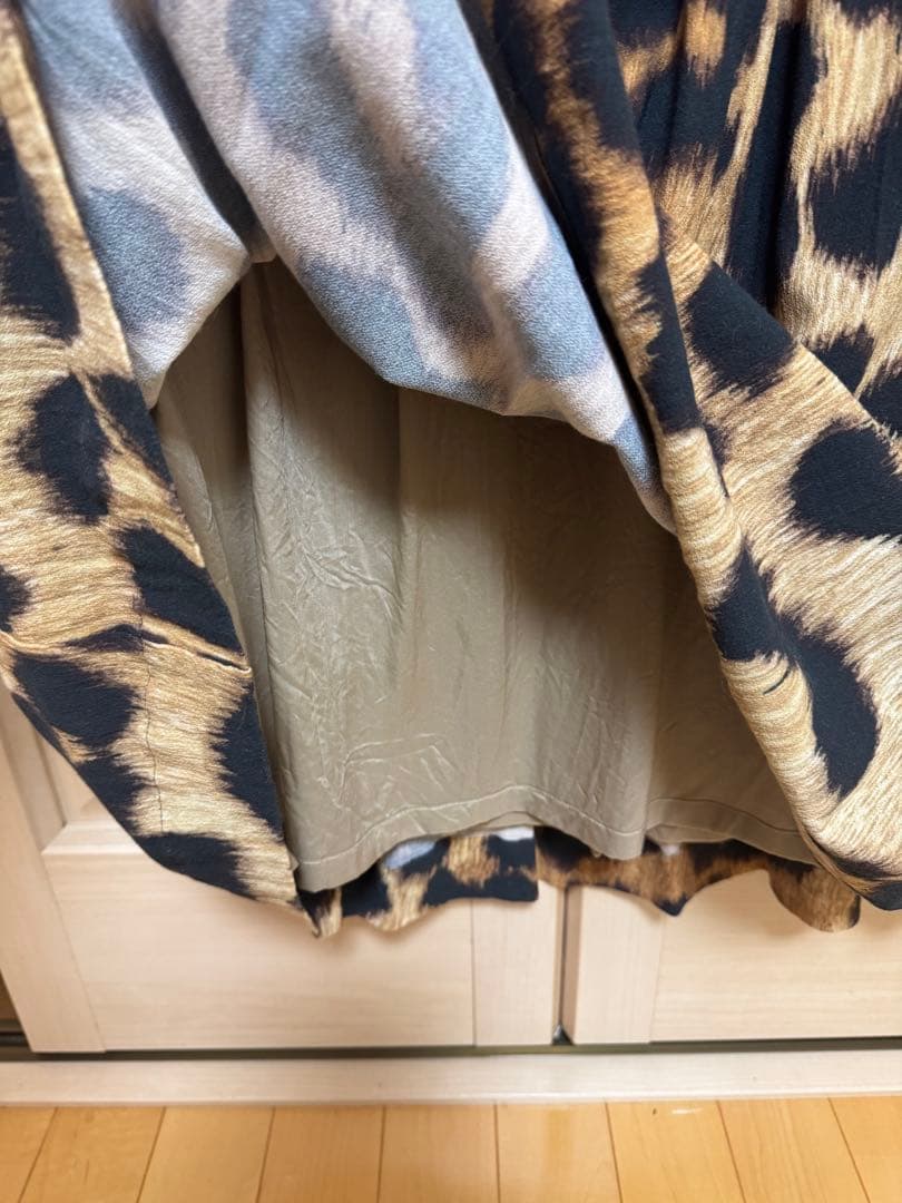 レア！！新品同様　ヴィヴィアン　レオパード柄　 ひざ丈　スカート