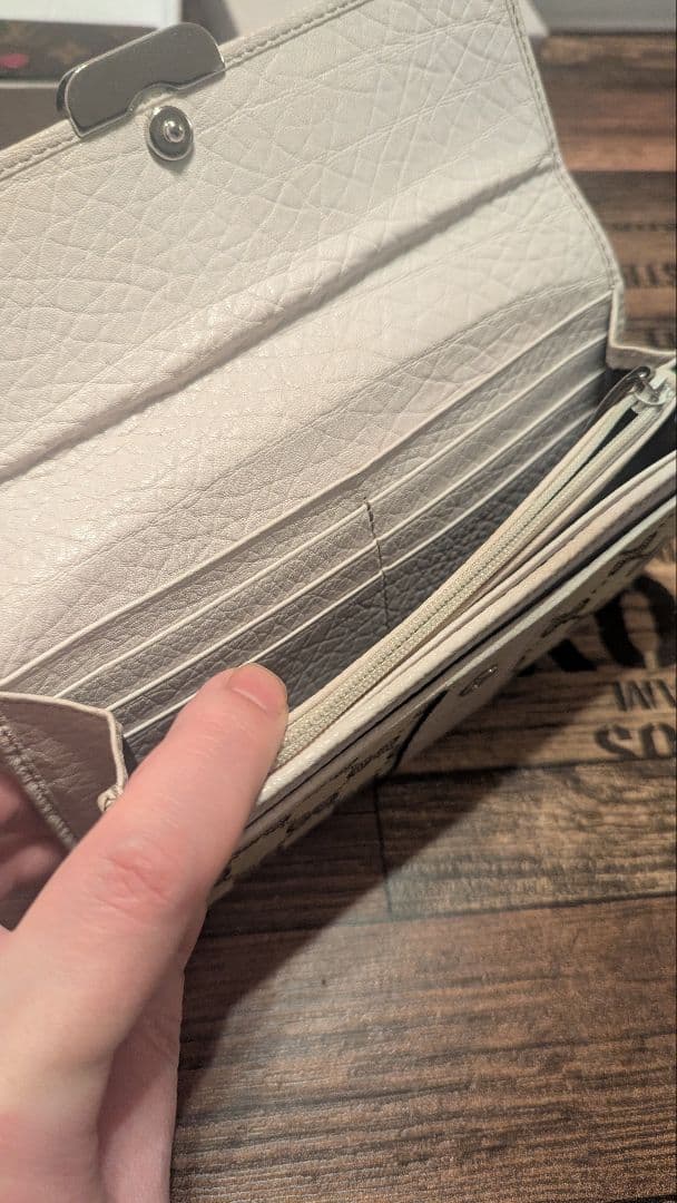 GUCCI GGキャンバス 二つ折り財布 ベージュ/ホワイト