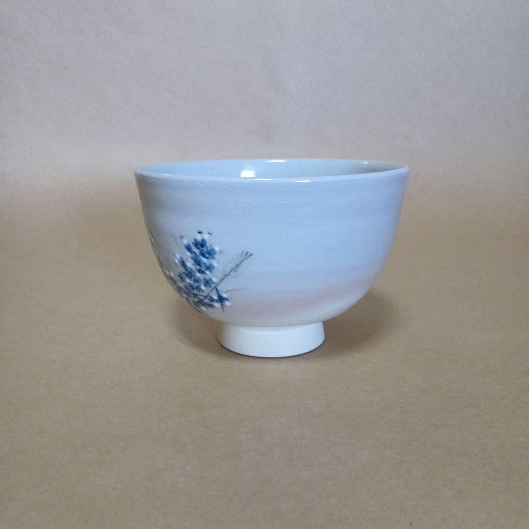 茶道具　尾戸秋草ノ絵茶碗
