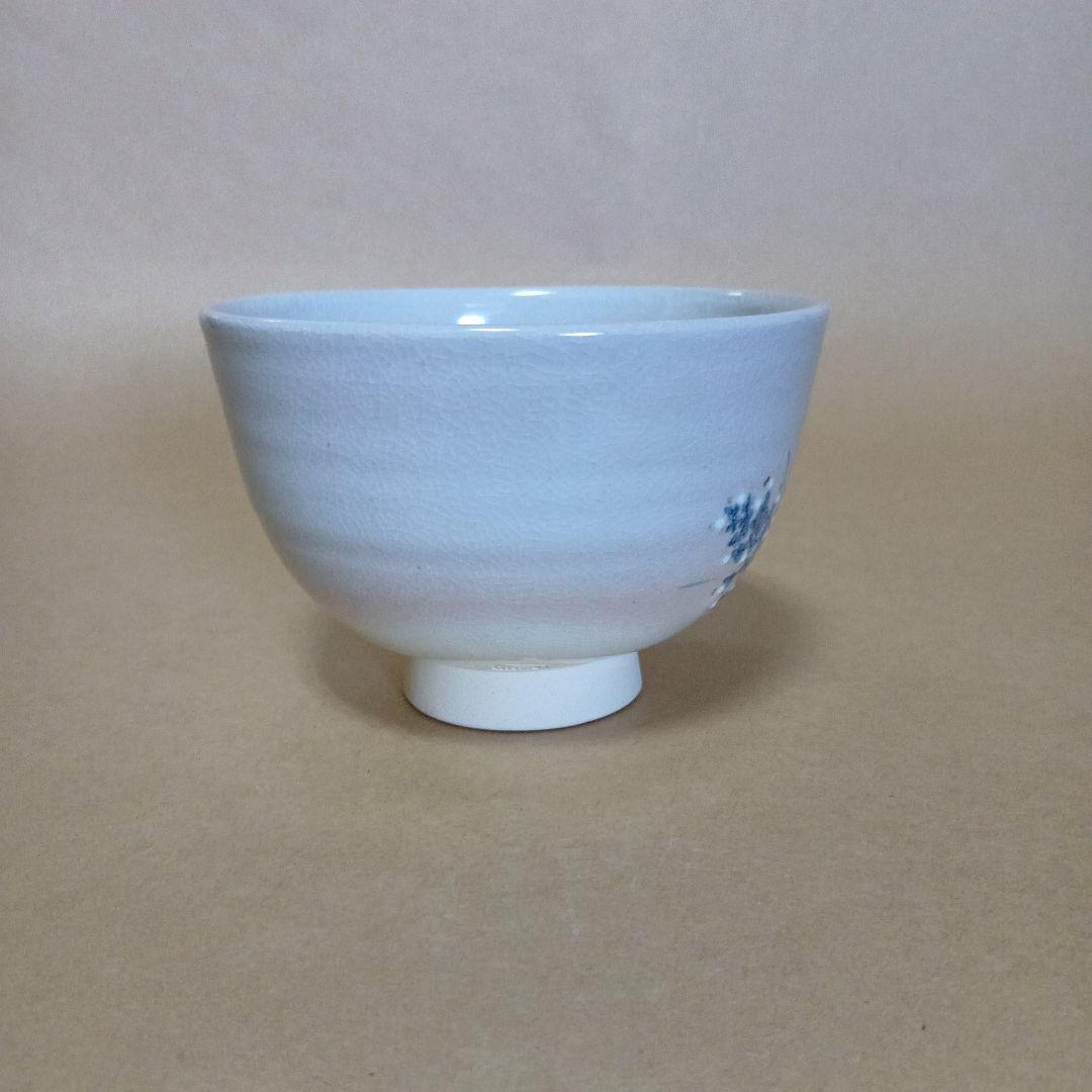 茶道具　尾戸秋草ノ絵茶碗