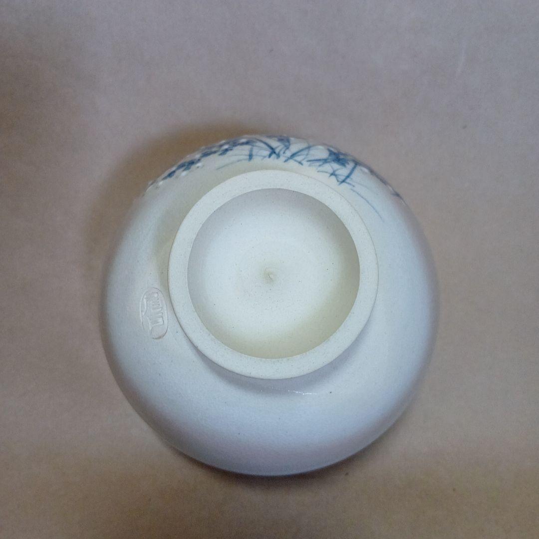 茶道具　尾戸秋草ノ絵茶碗