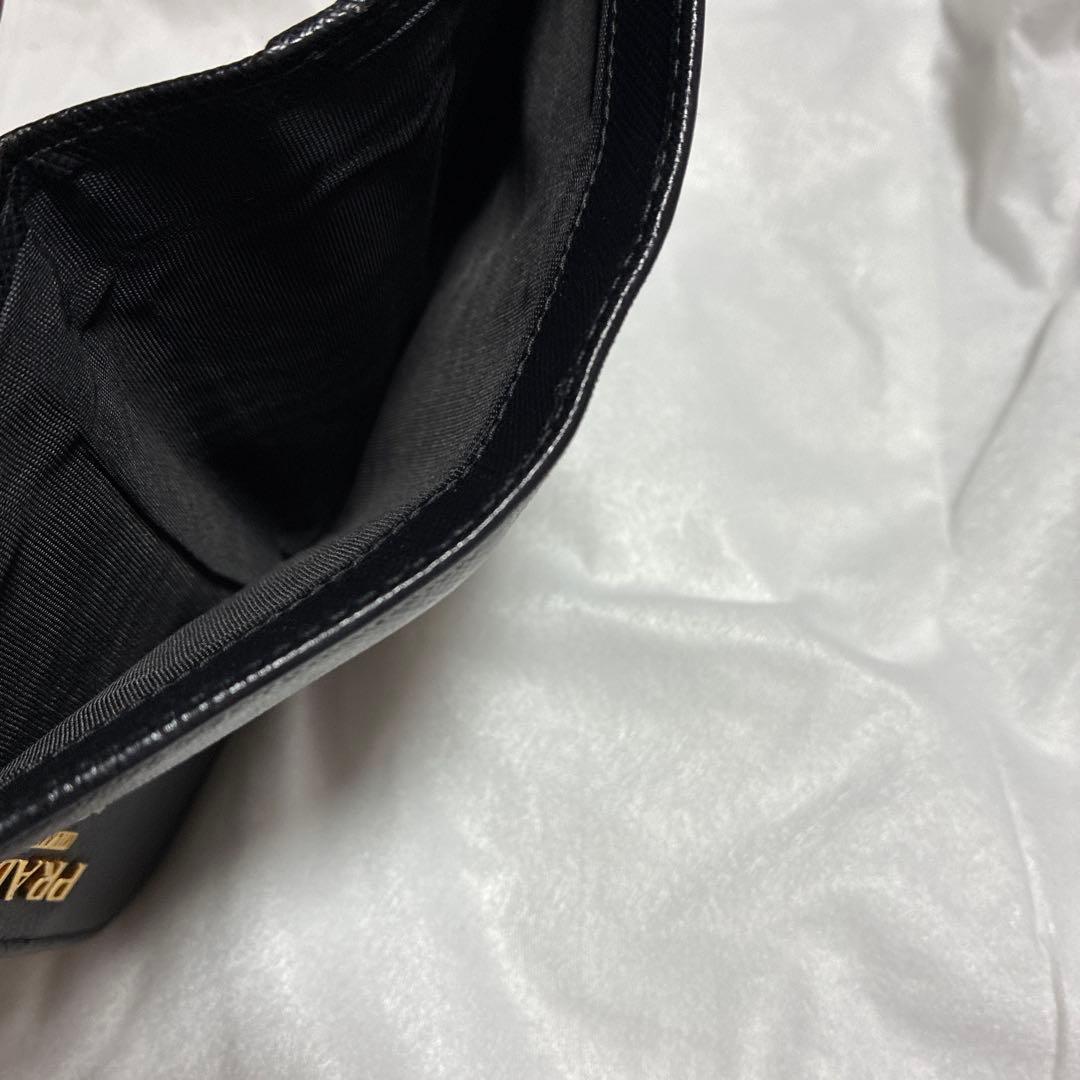 832PRADA 財布