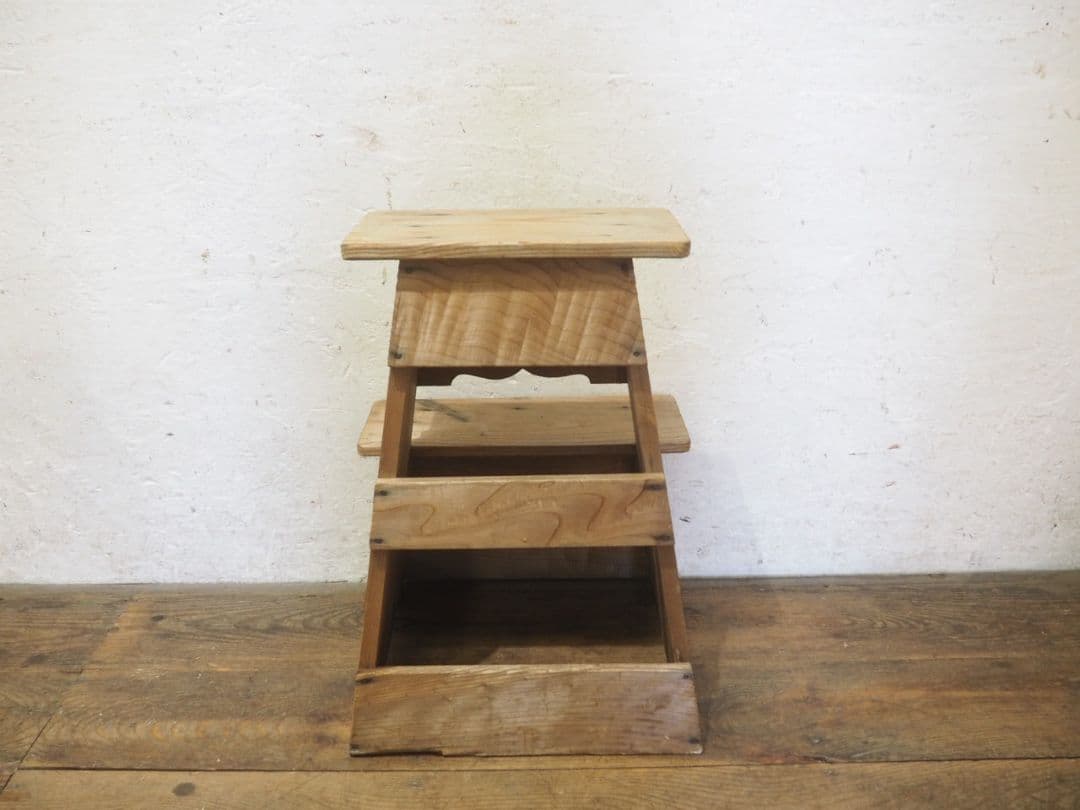 1087 踏み台　飾り棚　展示台　陳列台　古家具　古道具　レトロ　 ステップ