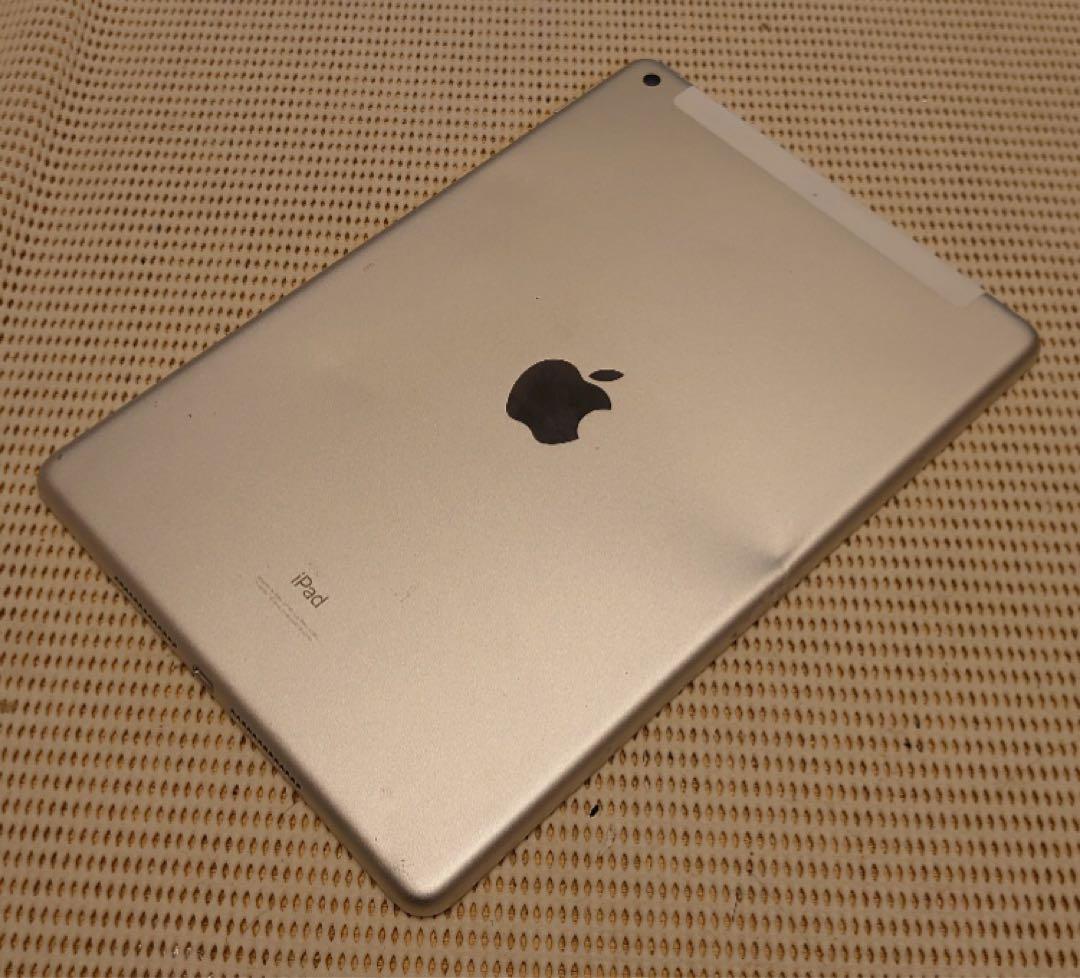 完動品SIMフリーiPad第8世代(A2429)本体32GB送料込04545