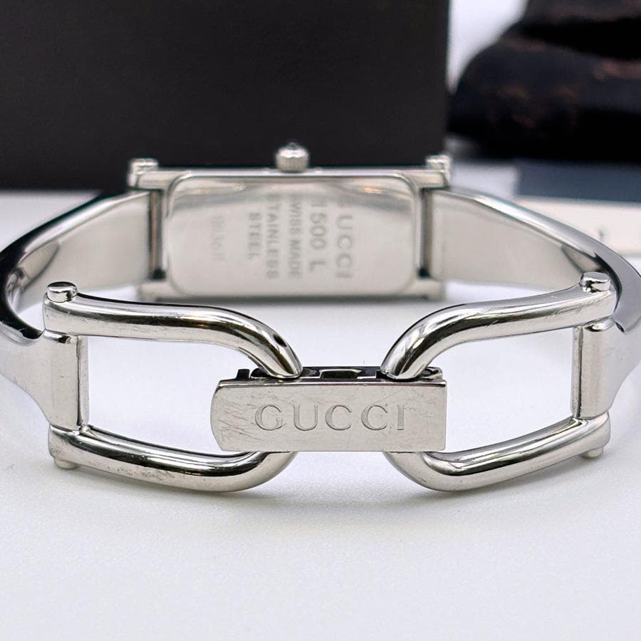 GUCCI グッチ 1500L バングルウォッチ ブラックシルバー クォーツ