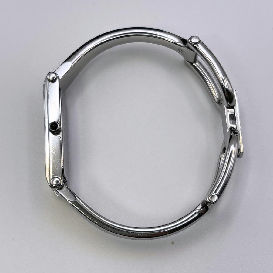 GUCCI グッチ 1500L バングルウォッチ ブラックシルバー クォーツ