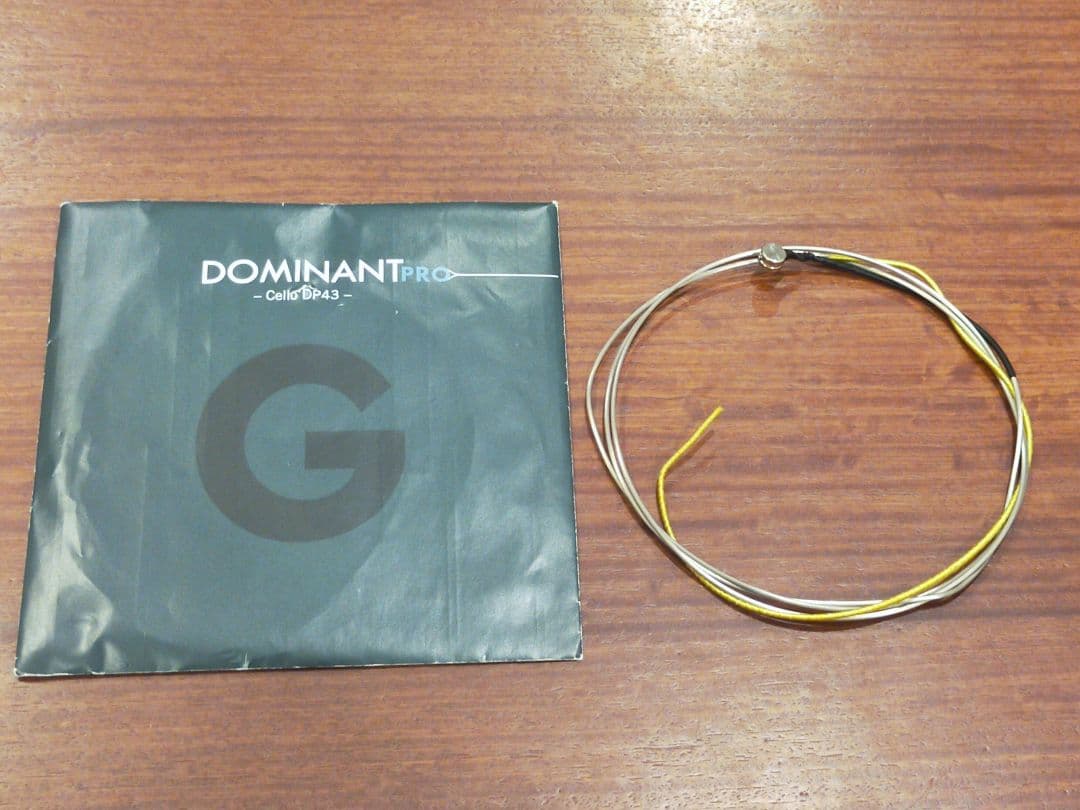 チェロ中古弦セット　4/4 　DOMINANT PRO
