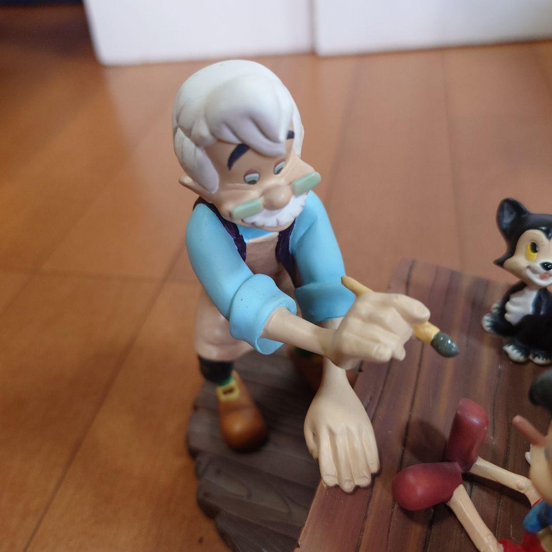 ディズニー ピノキオ フィギュア 箱付き