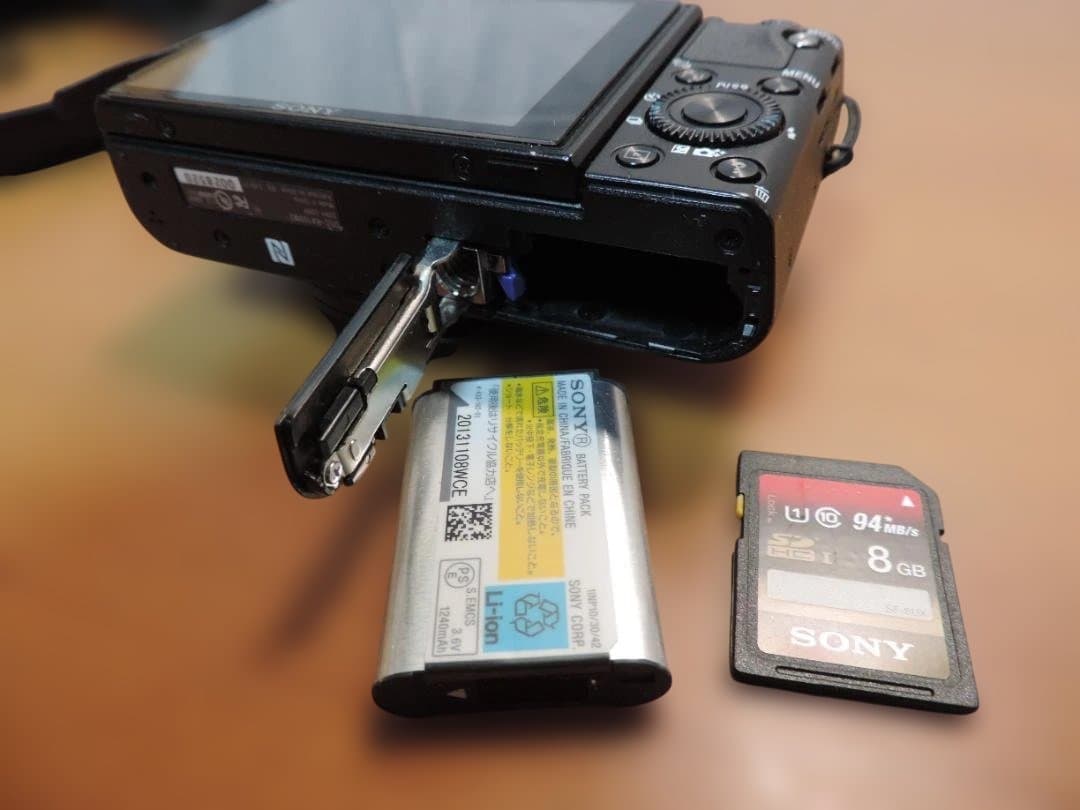 ソニー　デジカメ　RX100MⅡ　動作品　本体/バッテリー/SD　383K☆