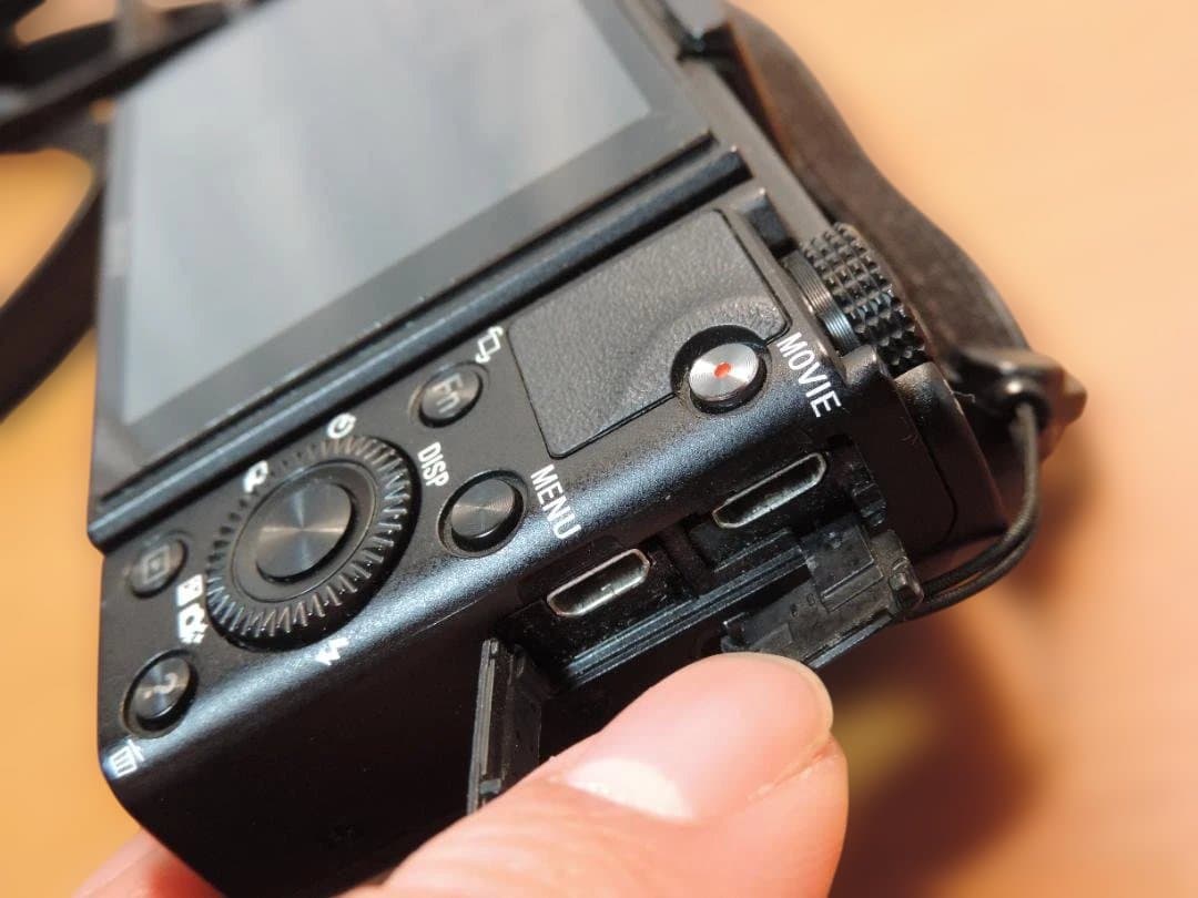 ソニー　デジカメ　RX100MⅡ　動作品　本体/バッテリー/SD　383K☆