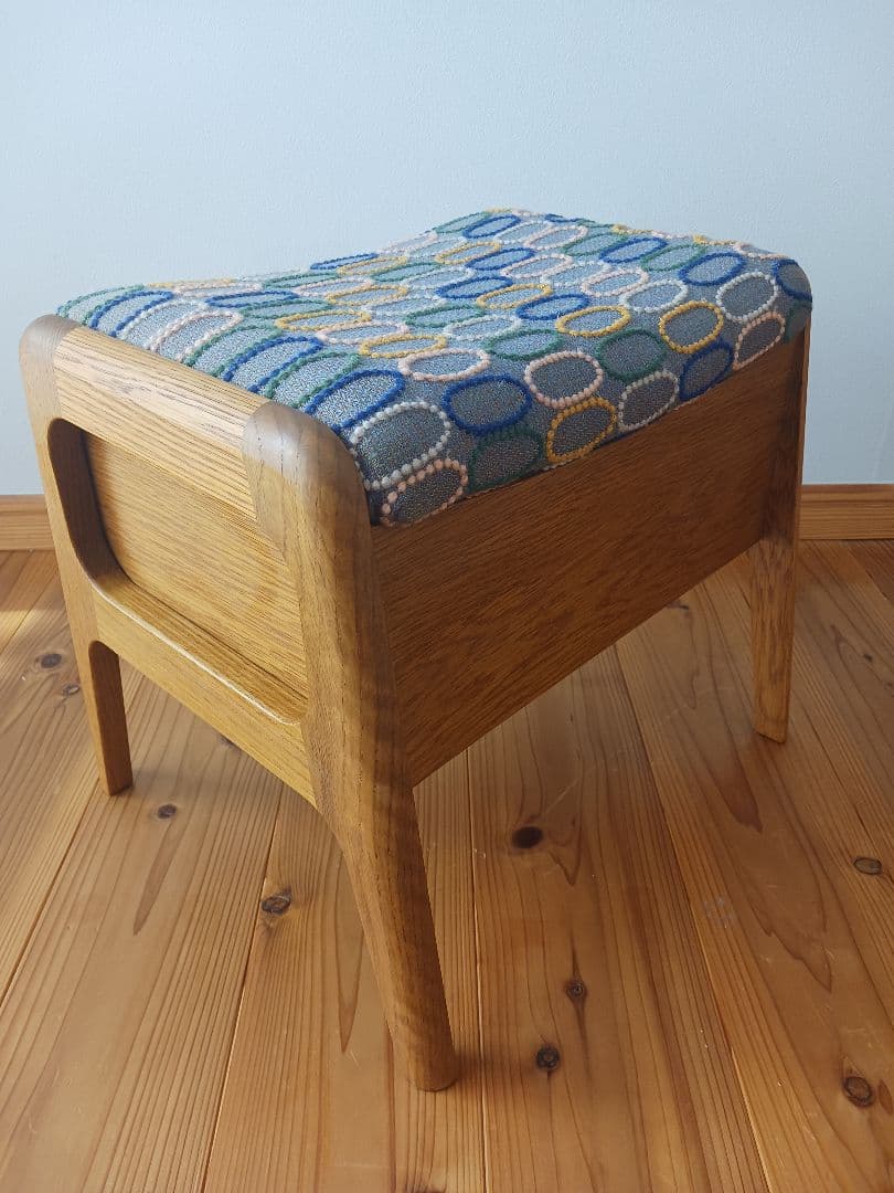 ハンドメイド木製スツール