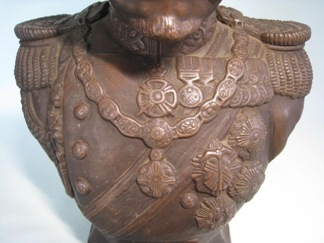 備前焼【海軍大将　東郷平八郎胸像】興楽園　13代木村長十郎友敬作