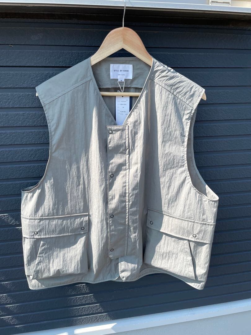 STILL BY HAND ナイロンスナップボタンベスト