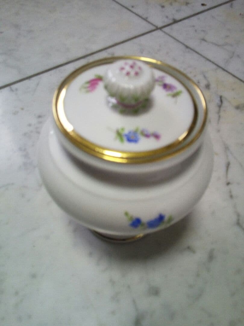 マイセン  花文蓋物