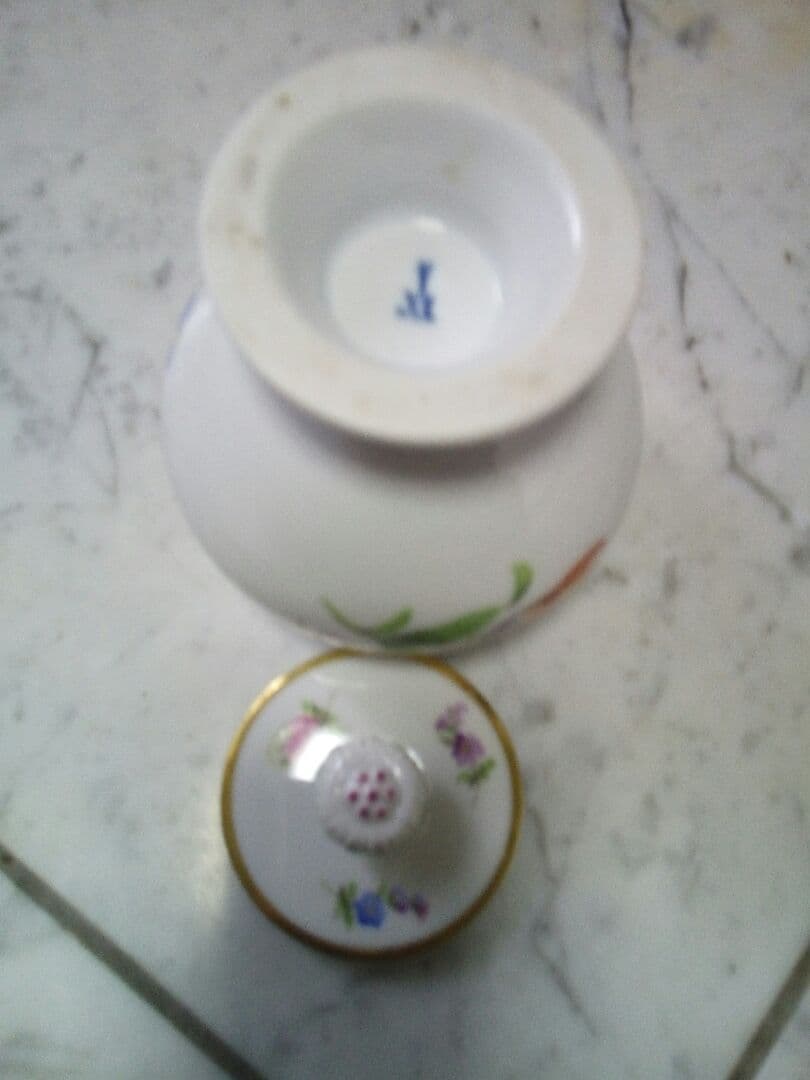 マイセン  花文蓋物