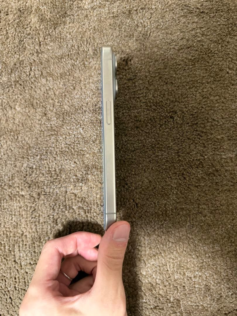 iPhone 15 Pro ナチュラルチタニウム256GB 本体