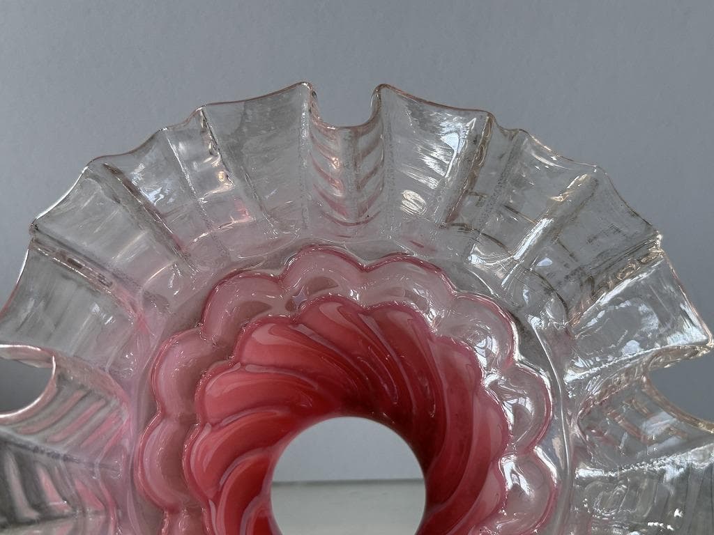 ⑦ 英国アンティーク　ピンクとオパールセンド　ランプシェード フリル