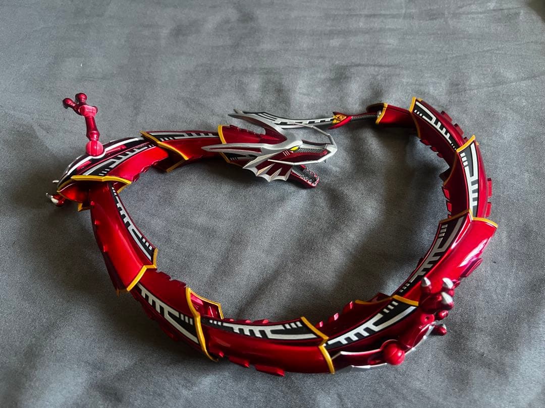 S.H.Figuarts フィギュアーツ　仮面ライダー龍騎&ドラグレッダーセット