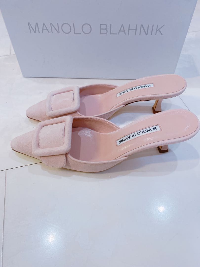 マノロブラニク ☆メイセール36未使用ペールピンク5センチヒール