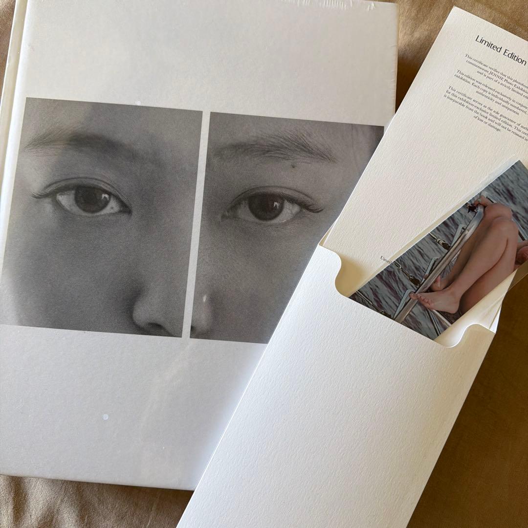 JENNIE J2NNI5 写真展 ジェニ 写真集 フォトブック しおり付き