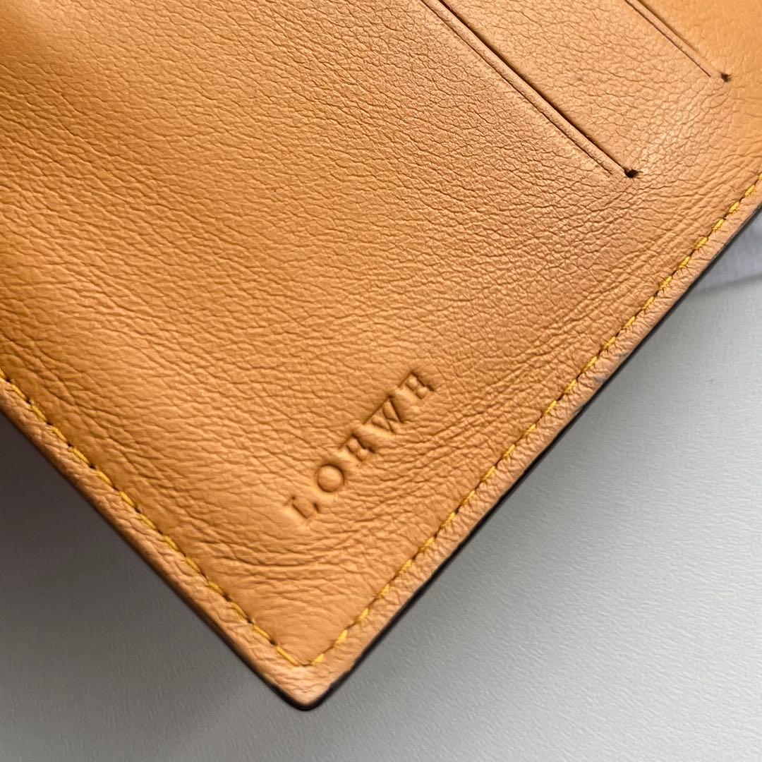474 極上美品 LOEWE ロエベ 2つ折り財布