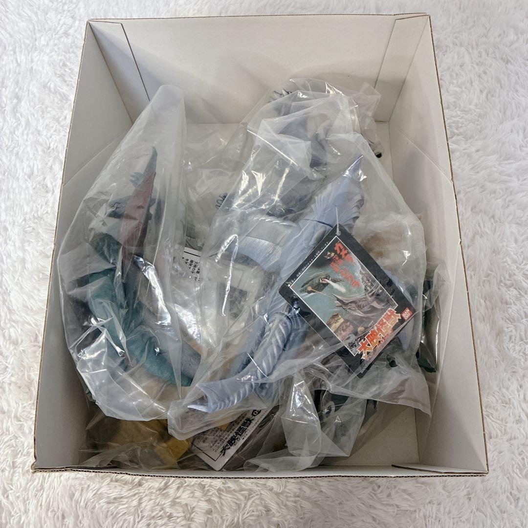 【未使用品】バンダイ 大映怪獣シリーズ 強いぞ!ガメラ 復活大結集BOX 全7種