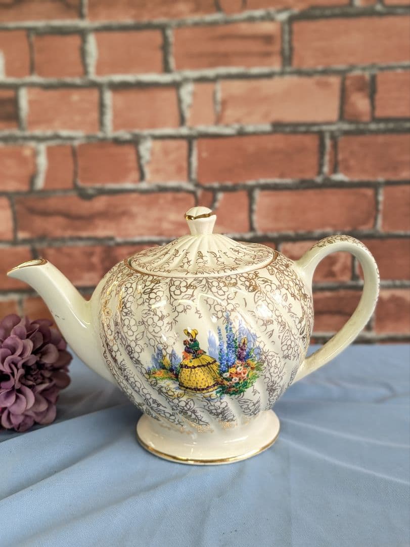 イギリス アンティーク クリノリンレディ ティーポット SALDER窯