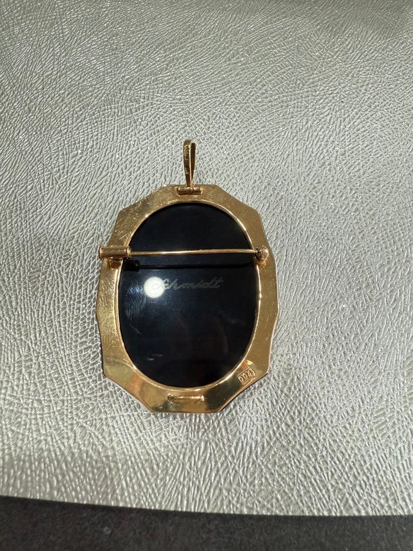 オニキスと18金とp t900カメオブローチ