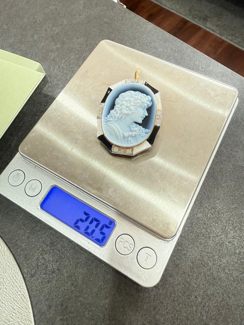 オニキスと18金とp t900カメオブローチ