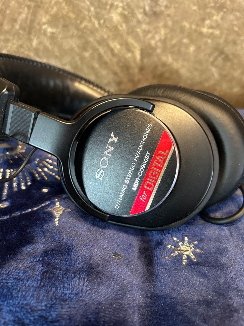 展示品(新品) MDR-CD900ST 密閉型スタジオモニターヘッドホン