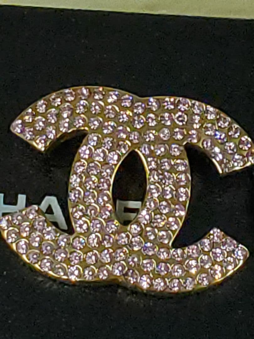CHANEL シャネル　CCロゴブローチ ピンク