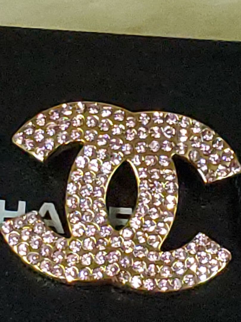 CHANEL シャネル　CCロゴブローチ ピンク